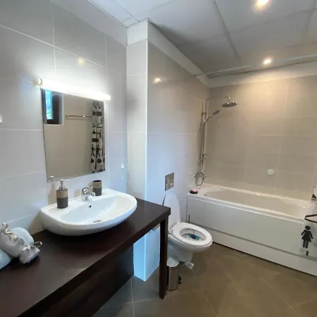 Cozy With Fantastic View Apartment